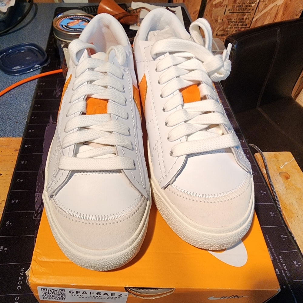 Nike Blazer Low 77 Jumbo White Alpha Orange Sail 10.5M